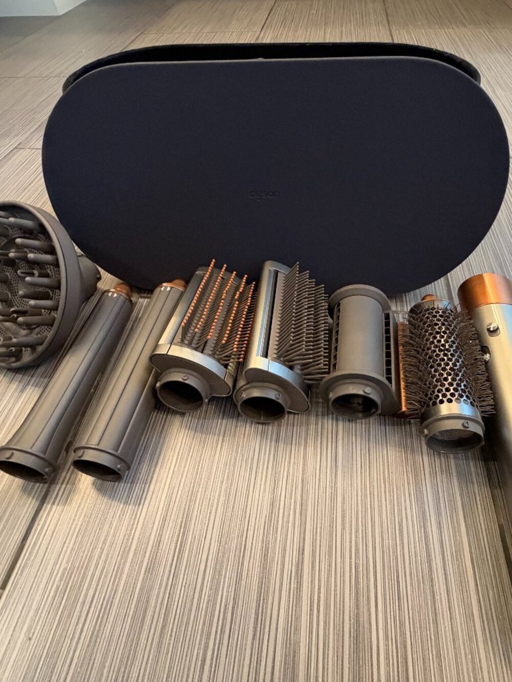 Dyson Airwrap Multi-Styler (8pc inc bonus diffuser)-well cared for & gently used